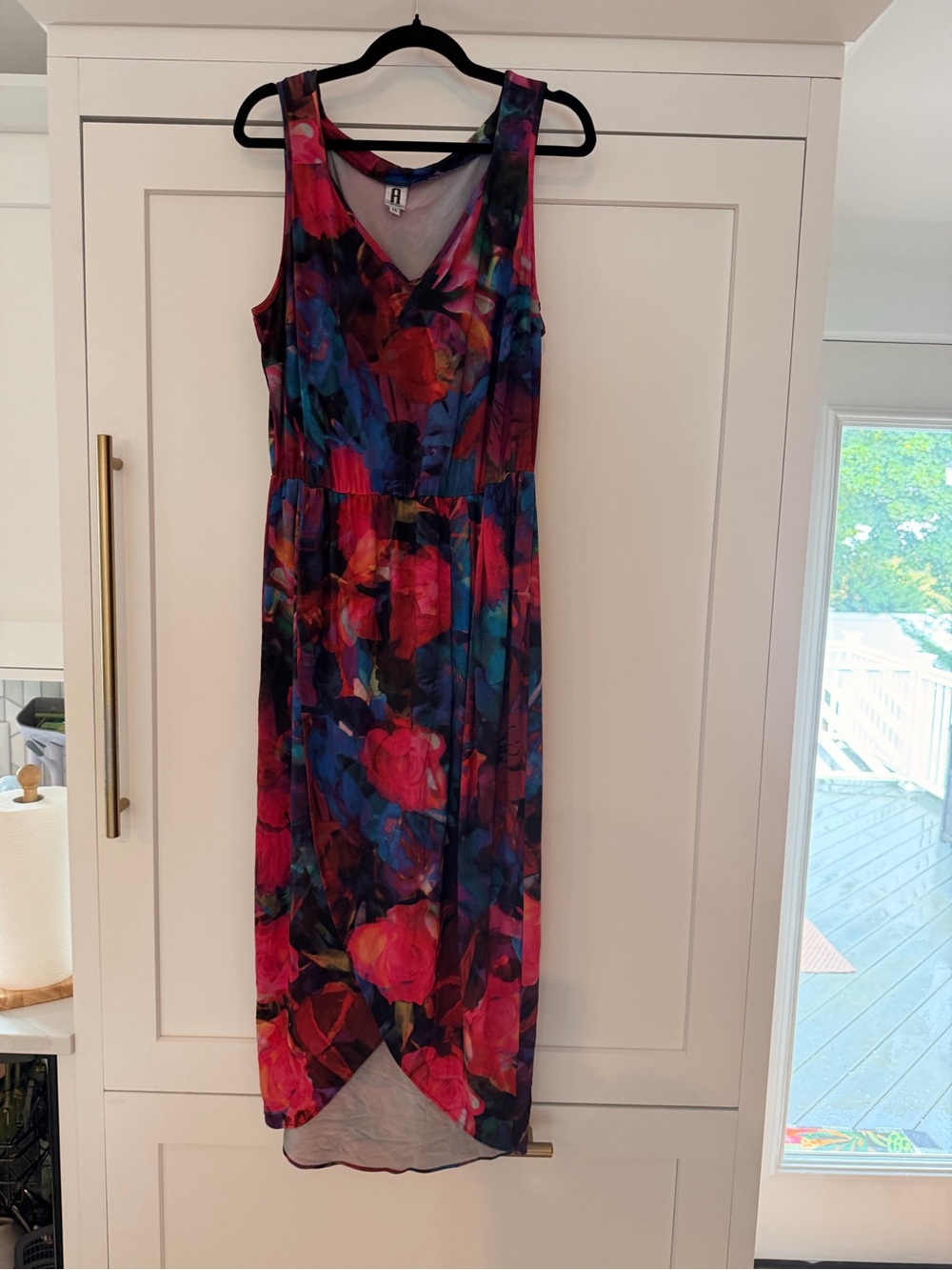 A New York 1X Floral Maxi Dress Watercolor Tulip Hem V Neck Plus Size